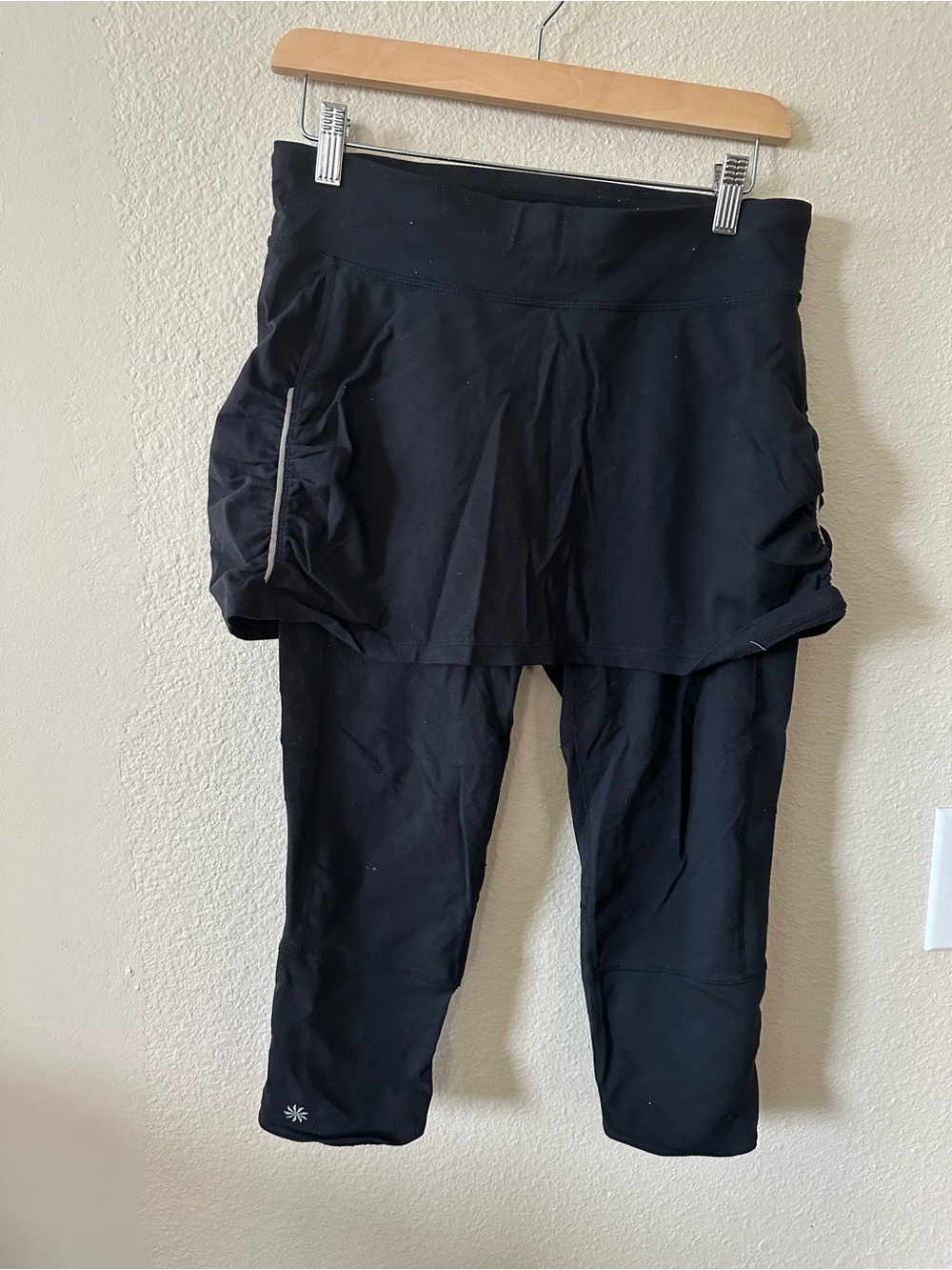 Athleta women Skirted Active Leggings size M/ pre owned 1327